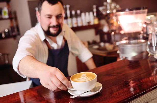 Професионален барман в работа